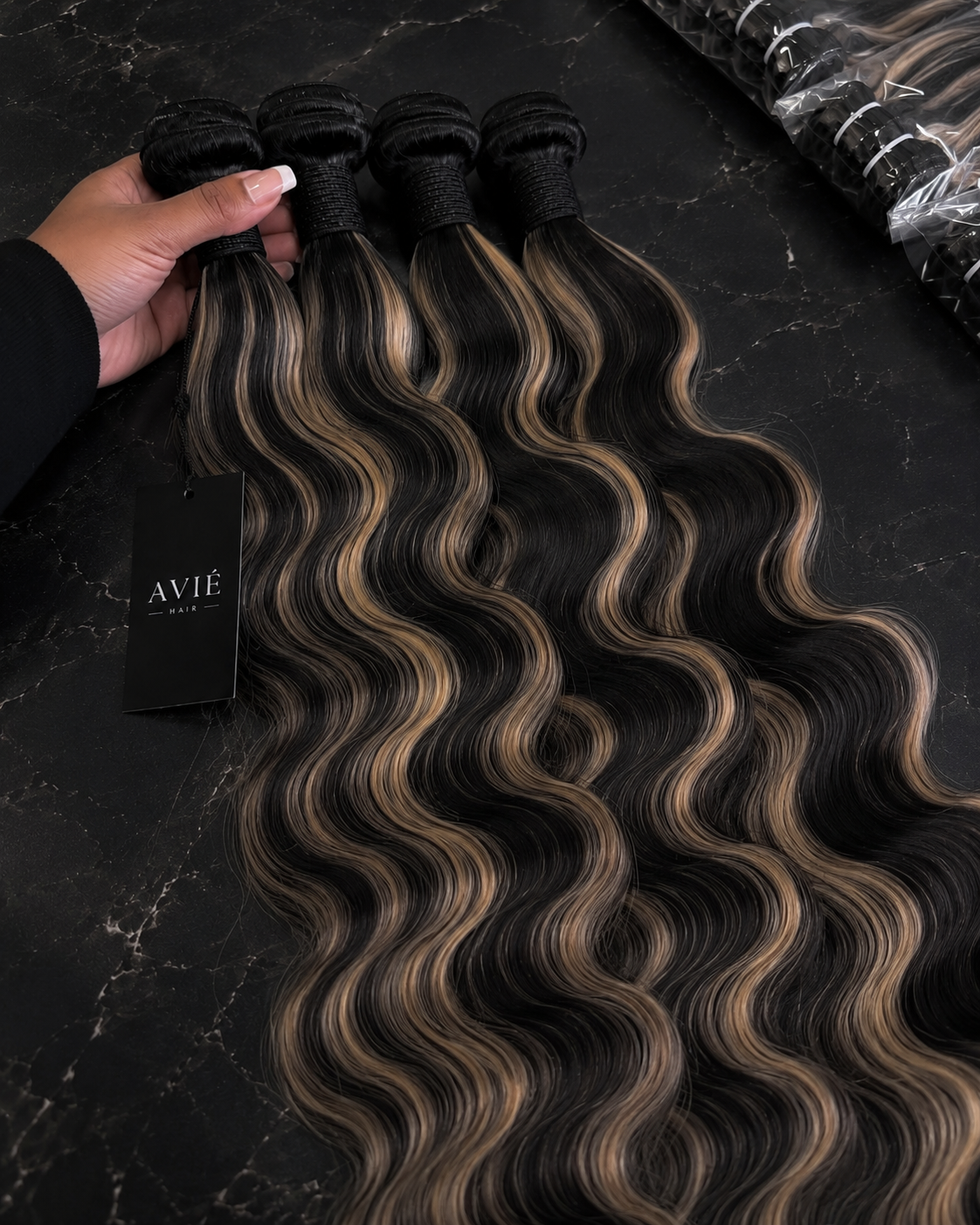 Avié Signature Collection
