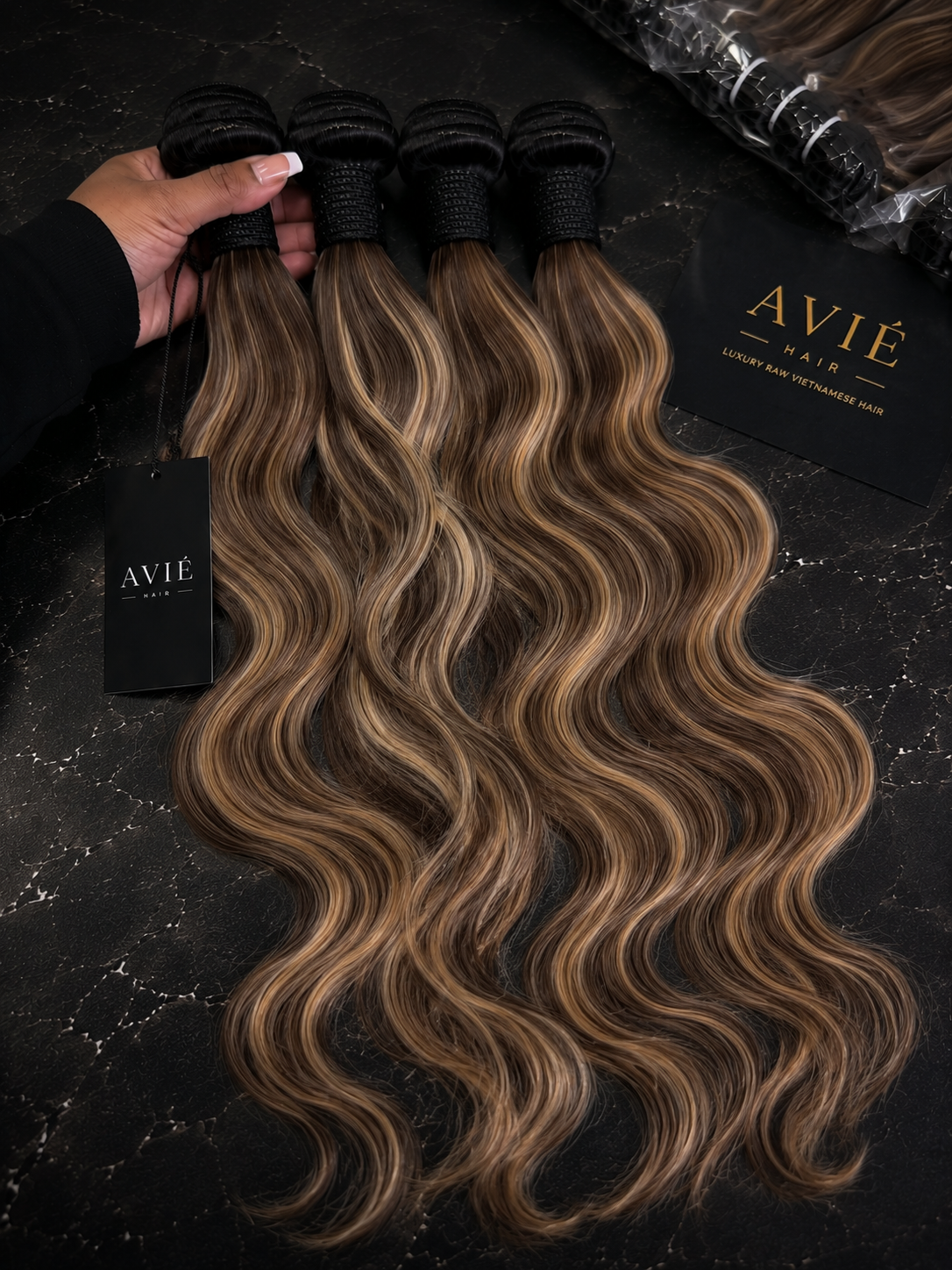 Avié Signature Collection